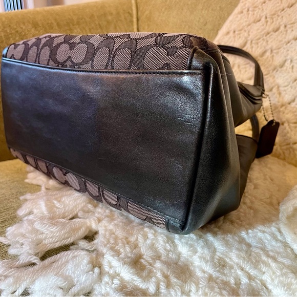 Coach Black and Gray Handbag with Signature Pattern | Ellie 25 - Picture 5 of 8